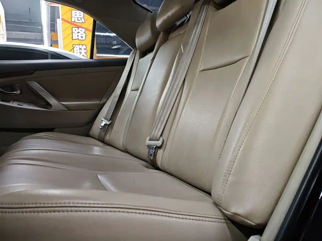 Toyota Camry 2013 — фото 12