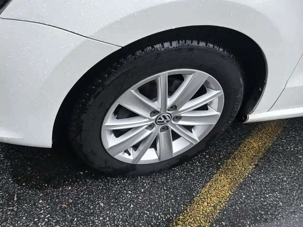 Volkswagen Polo 2015