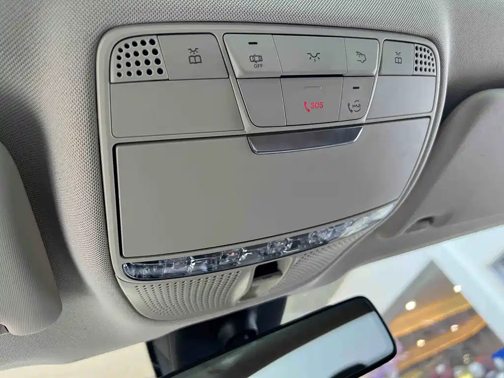 Mercedes-Benz E-Class 2023 — фото 12