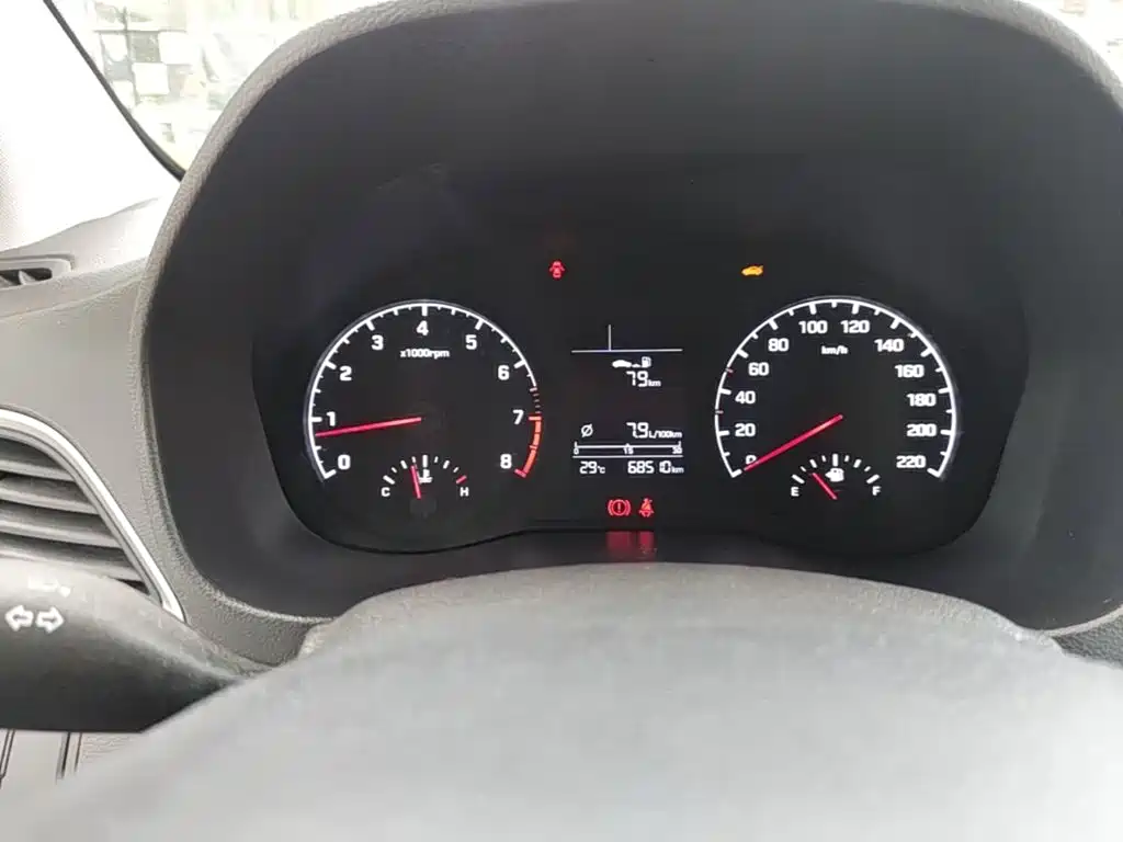 Hyundai Verna RV 2018 — фото 12
