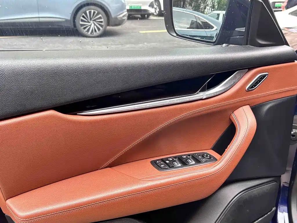 Maserati Levante 2020 — фото 18
