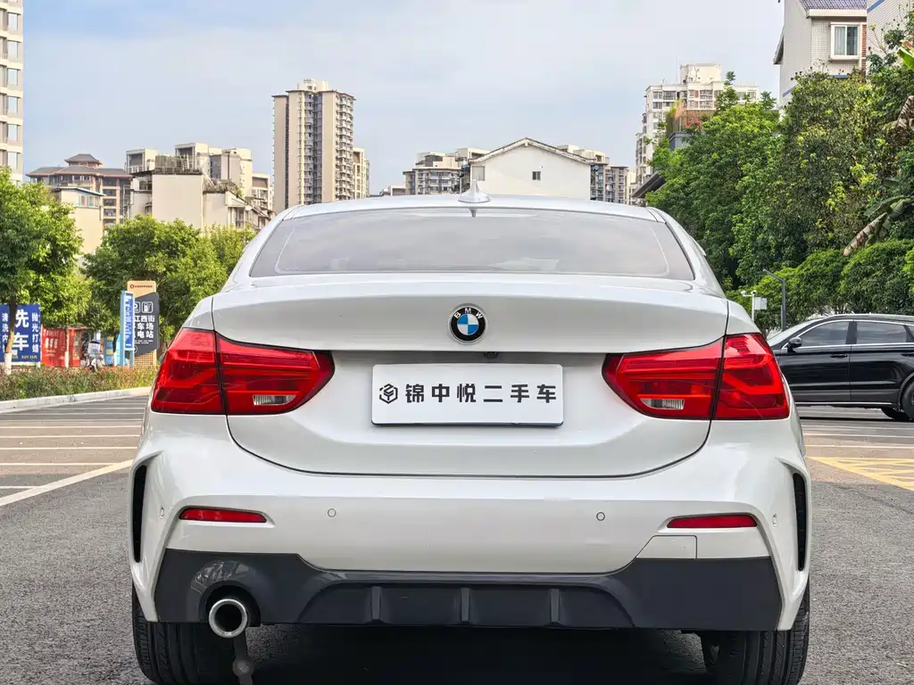 BMW 1 Series 2019 — фото 9