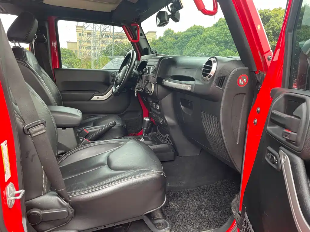 Jeep Wrangler 2018 — фото 14