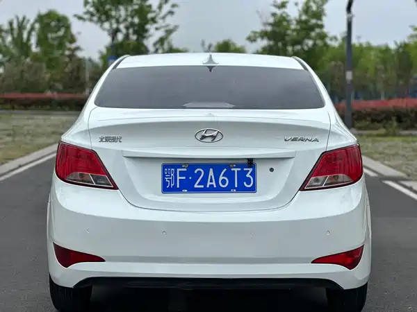 Hyundai Accent 2014