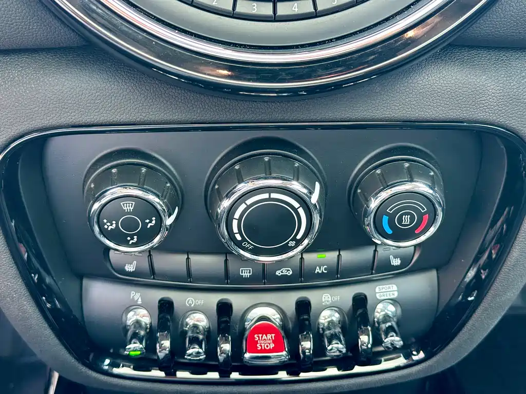 MINI Clubman 2019 — фото 30