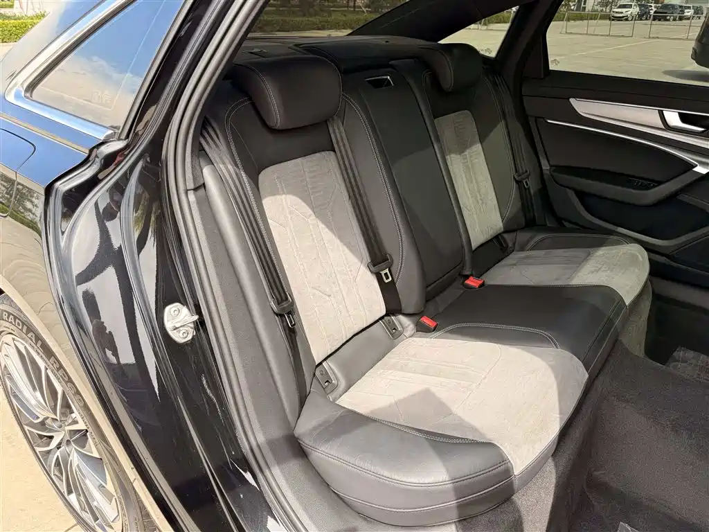 Audi A6L New Energy 2021 — фото 18