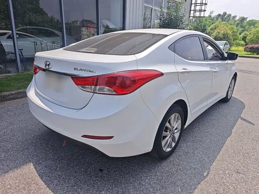 Hyundai Elantra Langdong 2016 — фото 7