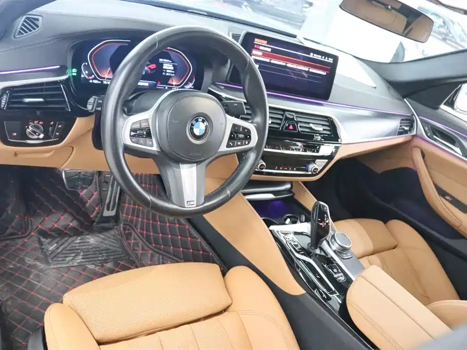 BMW 5 Series 2022 — фото 11