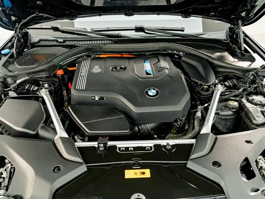 BMW 5 Series New Energy 2021 — фото 24