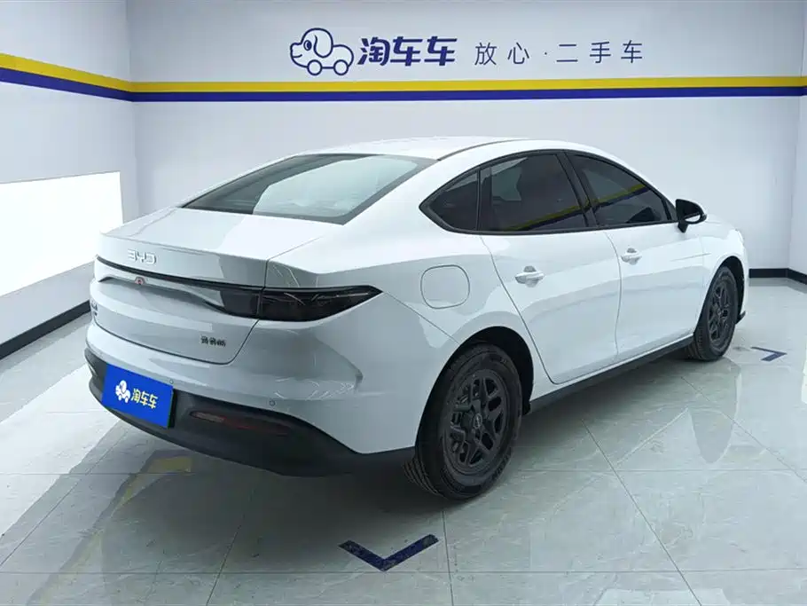 BYD Seal 05 DM-i 2025 — фото 3