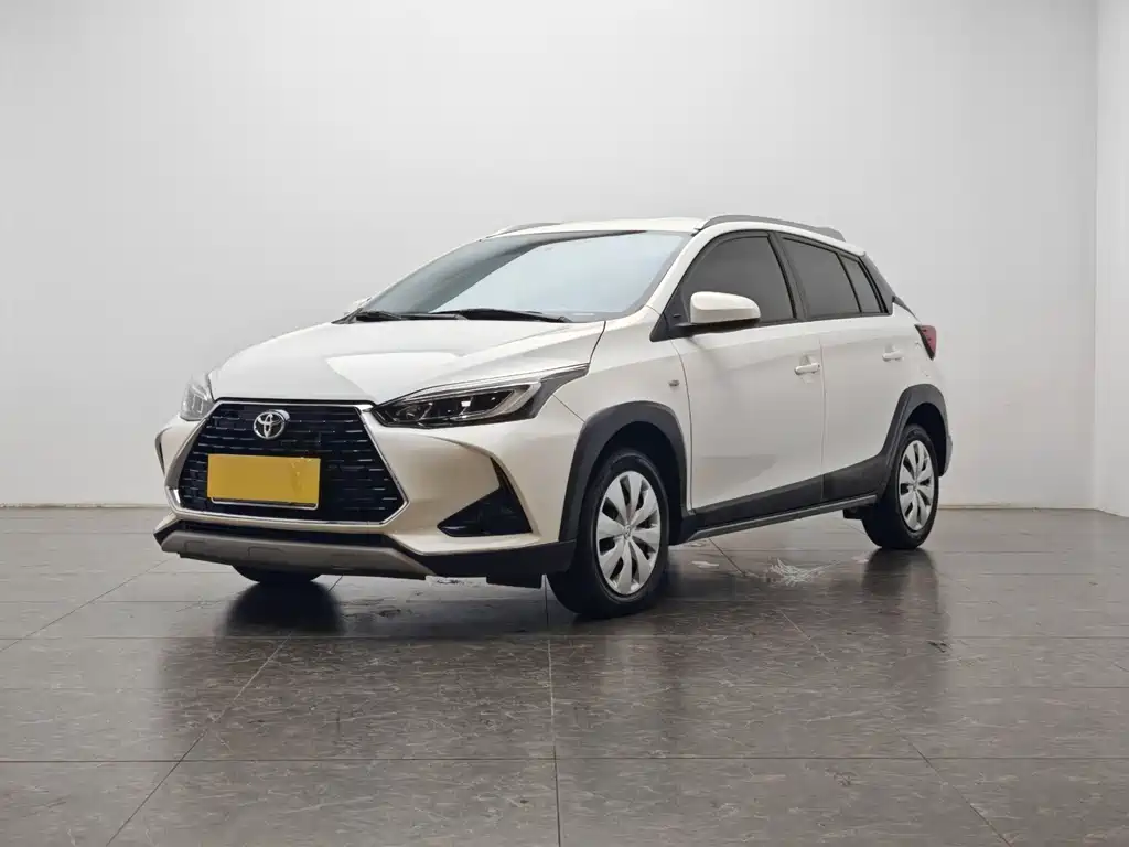 Toyota Yaris L 2020 — фото 1