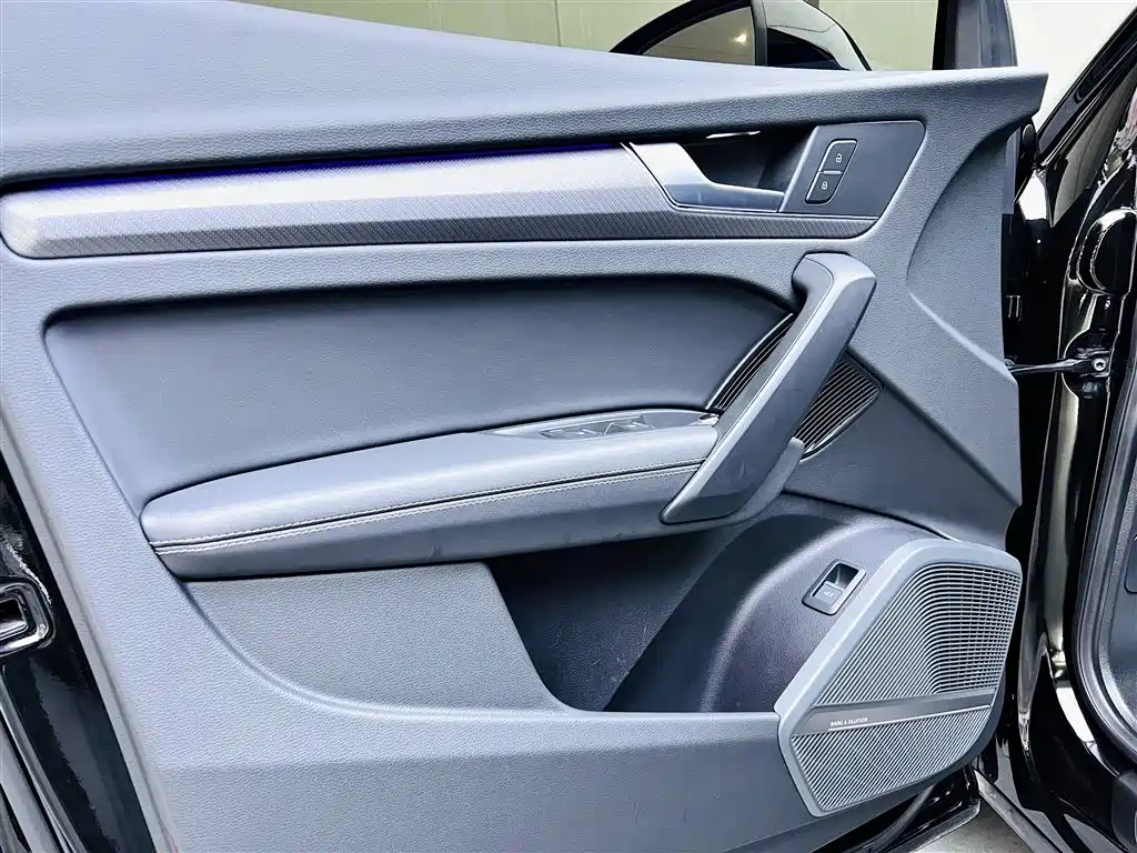 Audi Q5L 2022 — фото 11