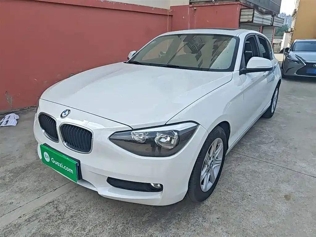 BMW 1 Series 2015 — фото 1