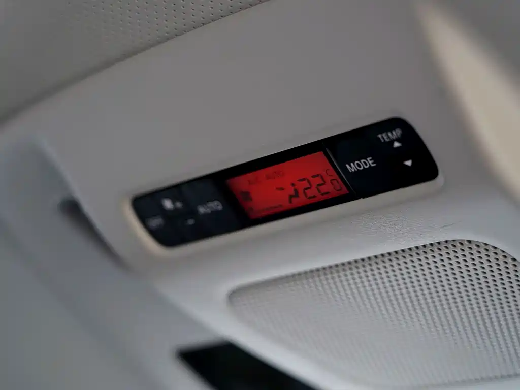 Nissan Quest 2016 — фото 16