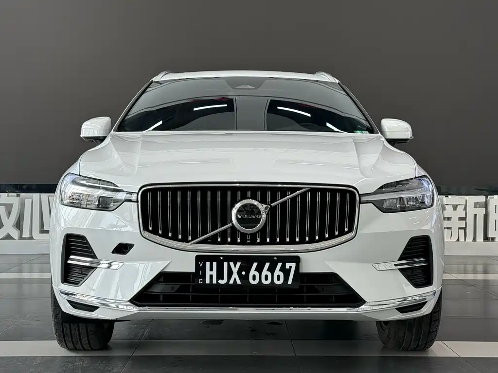 Volvo XC60 2022 — фото 2