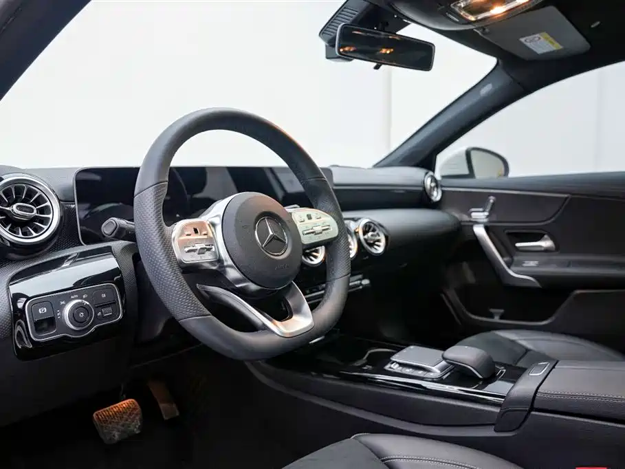 Mercedes-Benz A-Class 2020 — фото 6