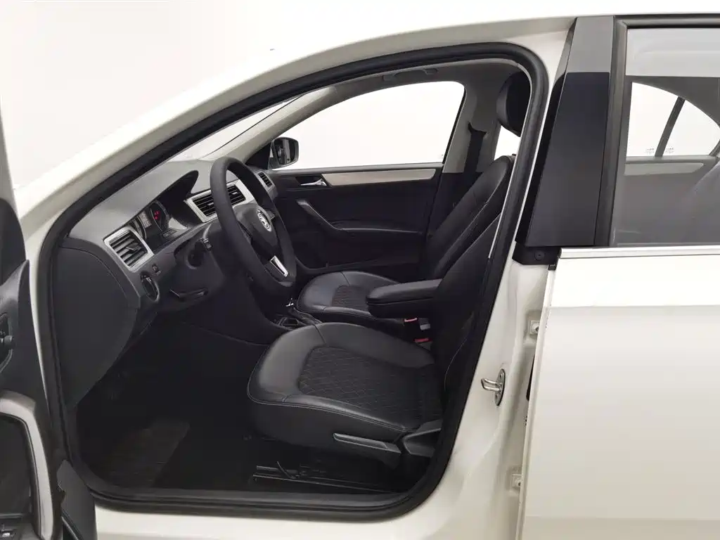 Skoda Rapid 2018 — фото 10