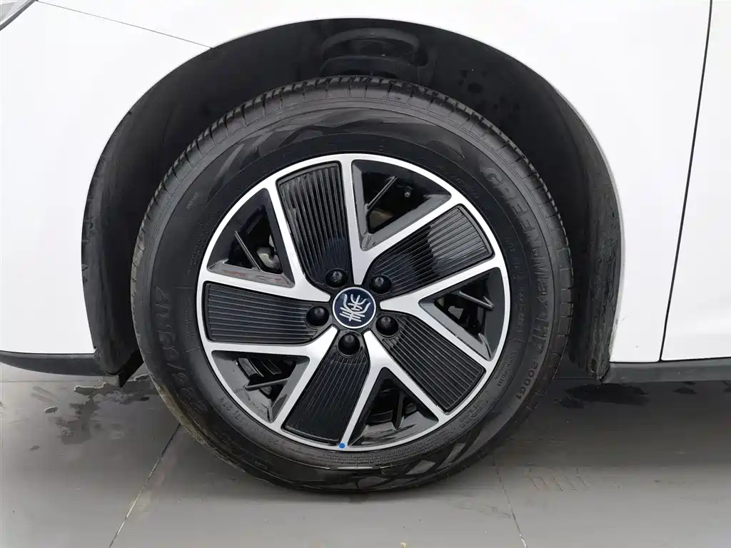 BYD Qin L 2025 — фото 17