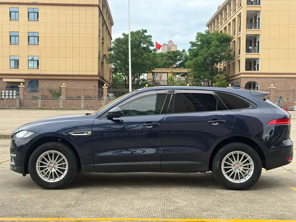 Jaguar F-PACE 2018 — фото 8