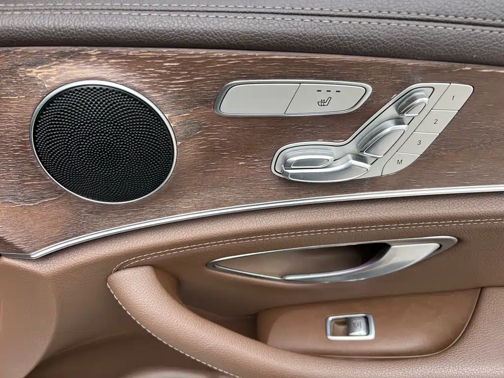 Mercedes-Benz E-Class 2017 — фото 16