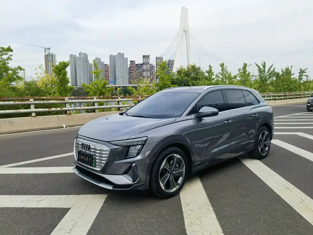 Audi Q5 e-tron 2025