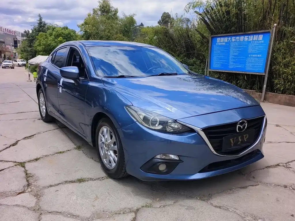 Mazda 3 Axela 2015
