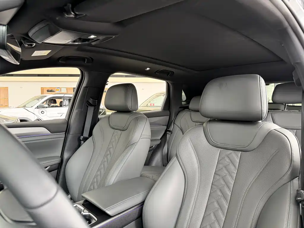 BYD L DM-i 2026 — фото 17