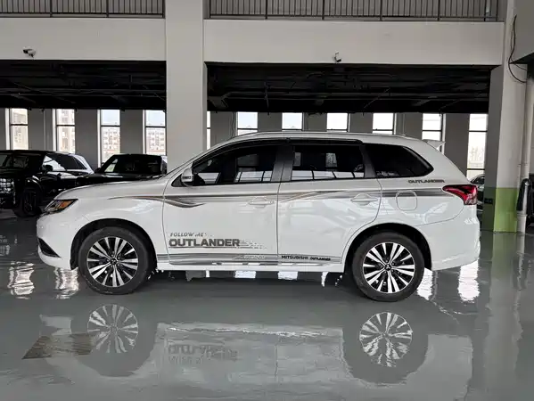 Mitsubishi Outlander 2021