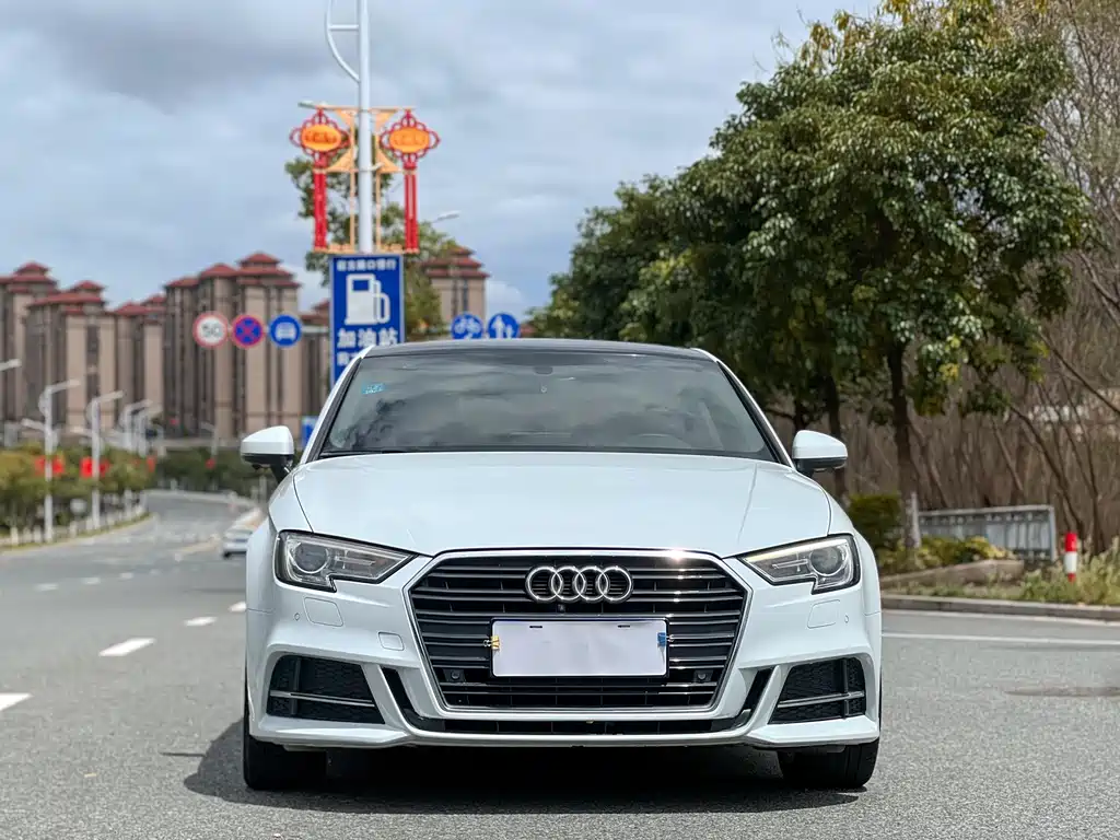 Audi A3 2018 — фото 2