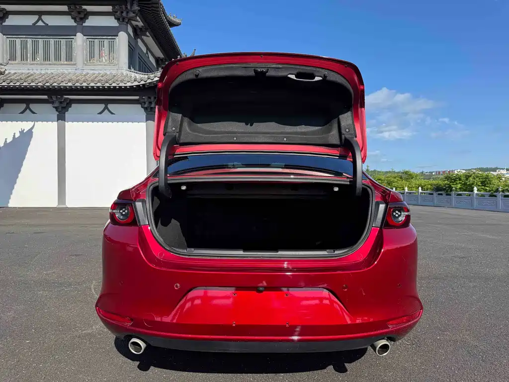 Mazda 3 Axela 2023 — фото 20
