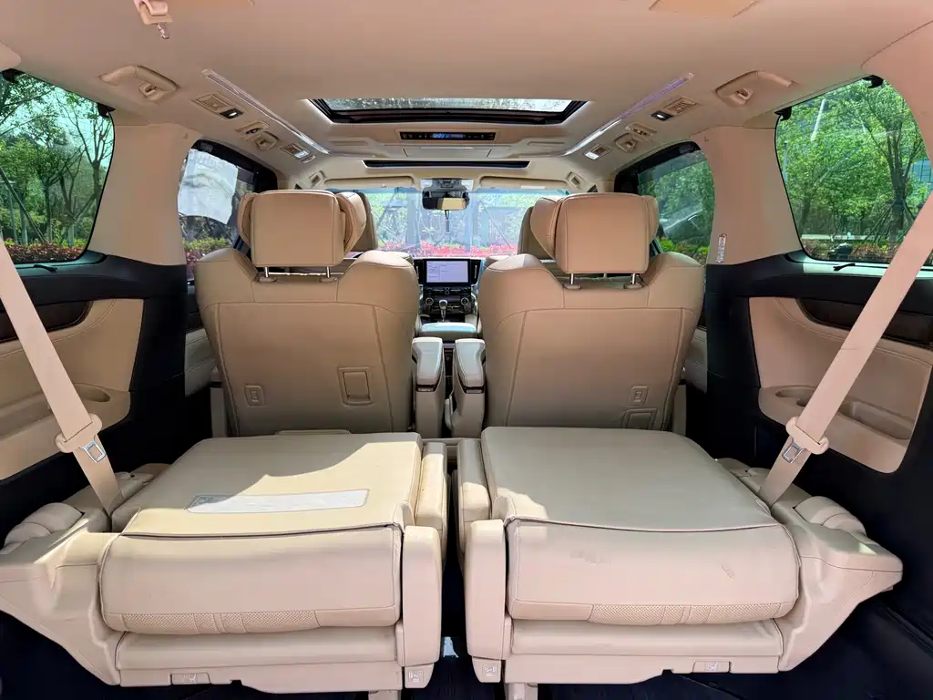 Toyota Alphard 2024 — фото 20