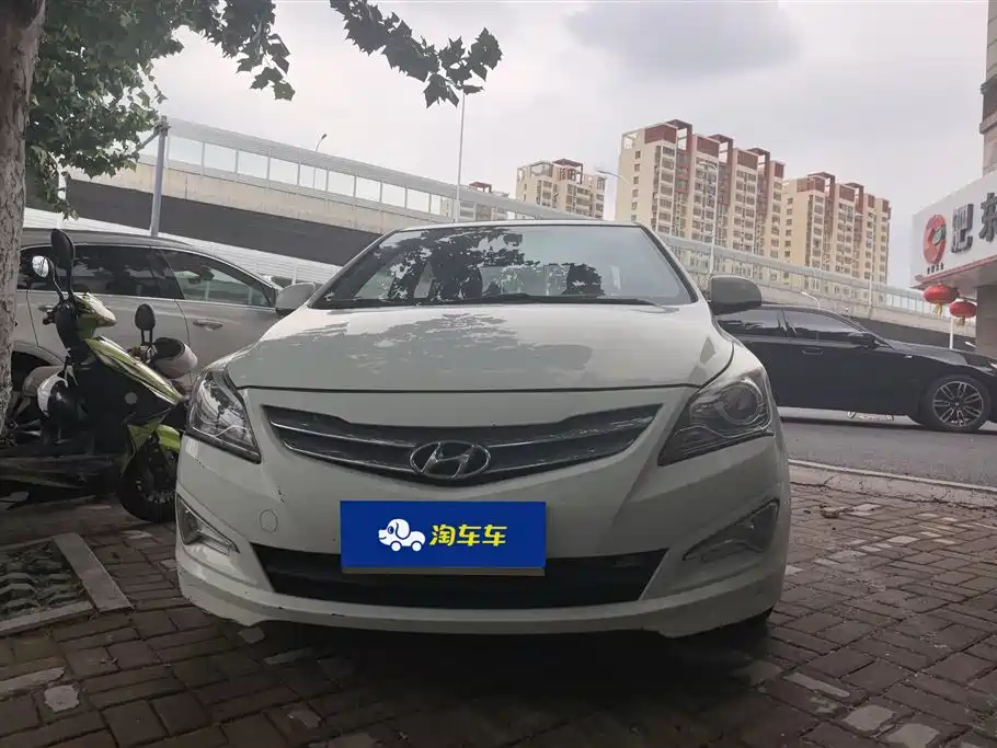 Hyundai Verna 2015 — фото 2