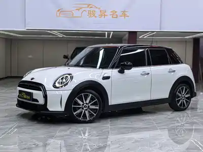 MINI MINI 2023