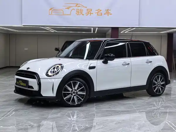 MINI MINI 2023