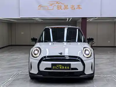 MINI MINI 2023