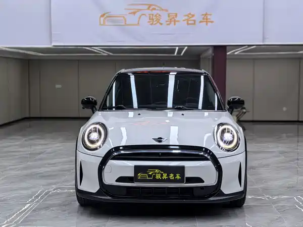 MINI MINI 2023