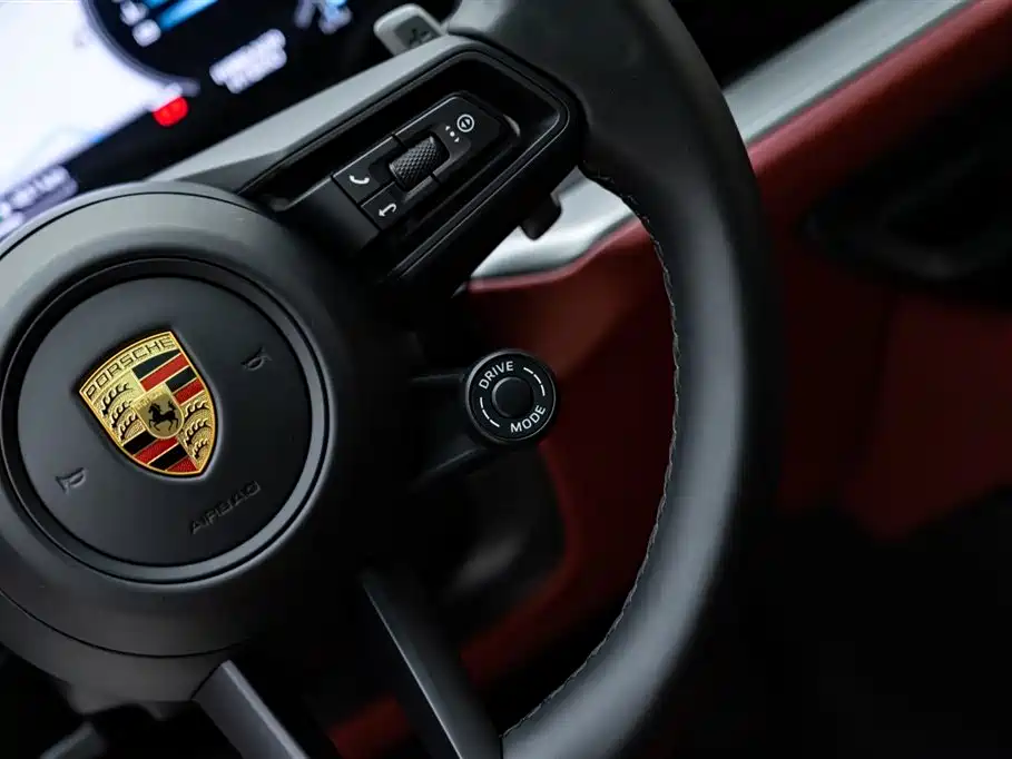 Porsche Cayenne Hybrid 2023 — фото 20