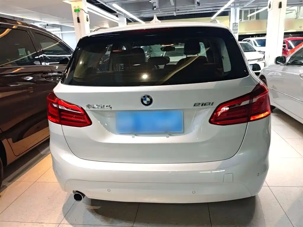 BMW 2 Series Active Tourer 2017 — фото 6