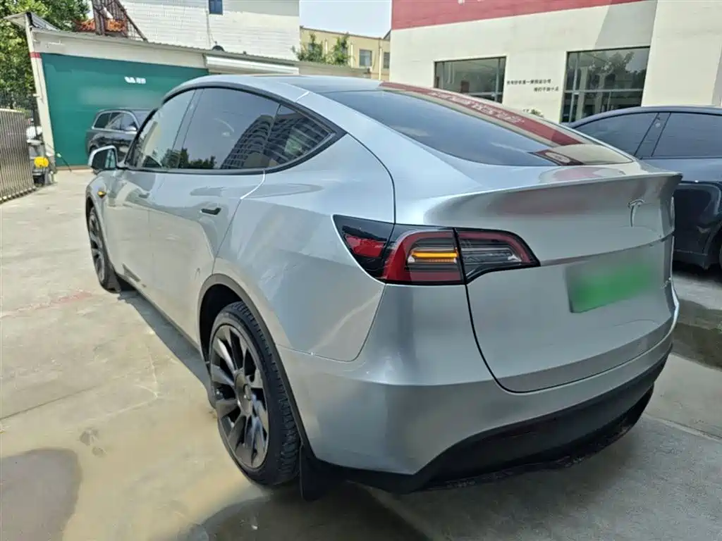 Tesla Model Y 2023 — фото 5