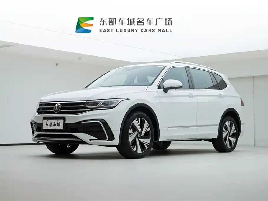 Volkswagen Tiguan L 2024 — фото 1