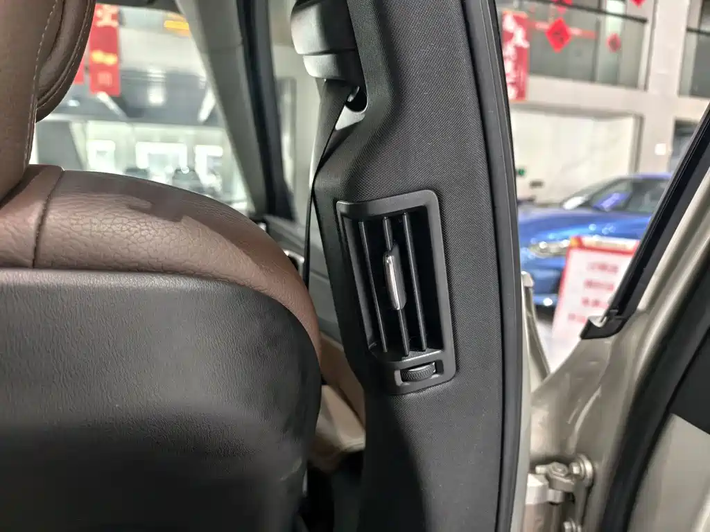 Volvo XC60 2020 — фото 26