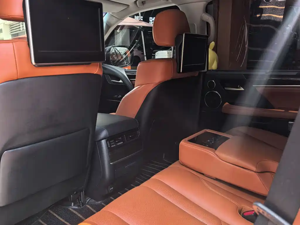 Lexus LX 2019 — фото 10