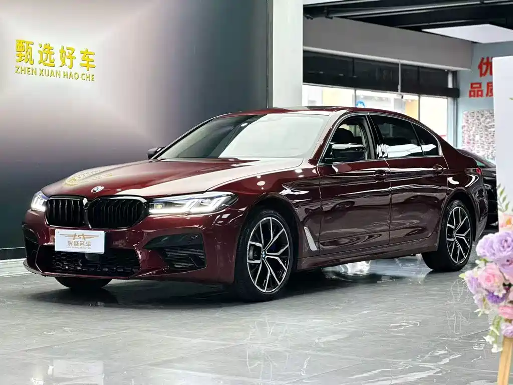 BMW 5 Series 2022 — фото 1