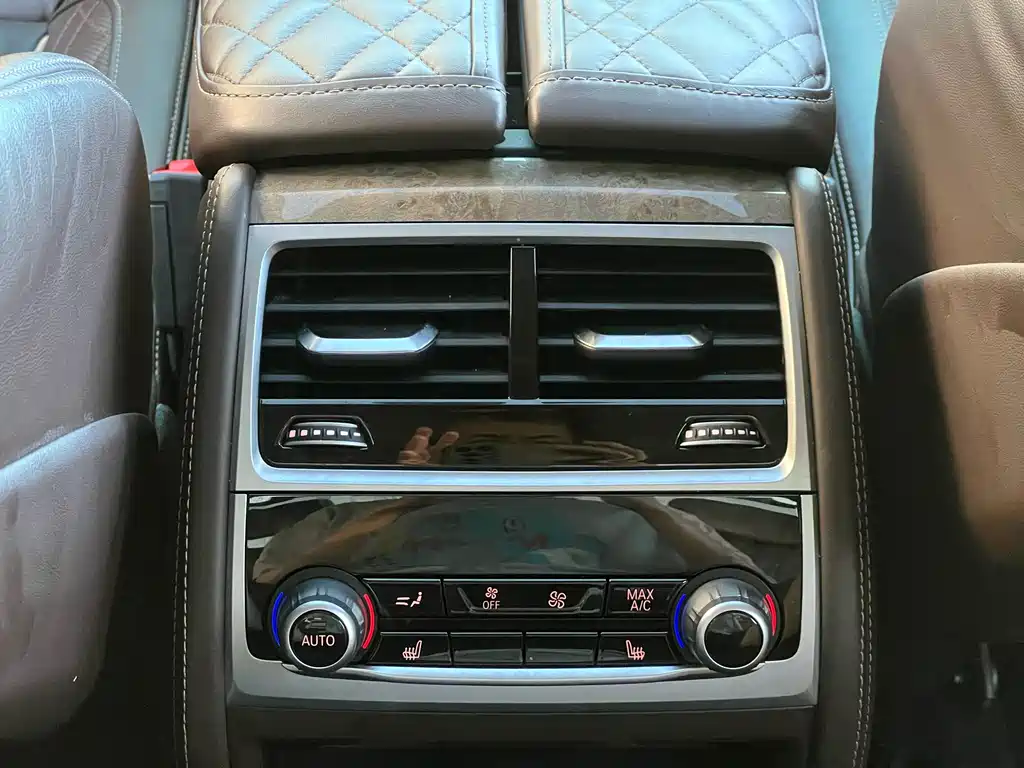 BMW 7 Series 2021 — фото 17