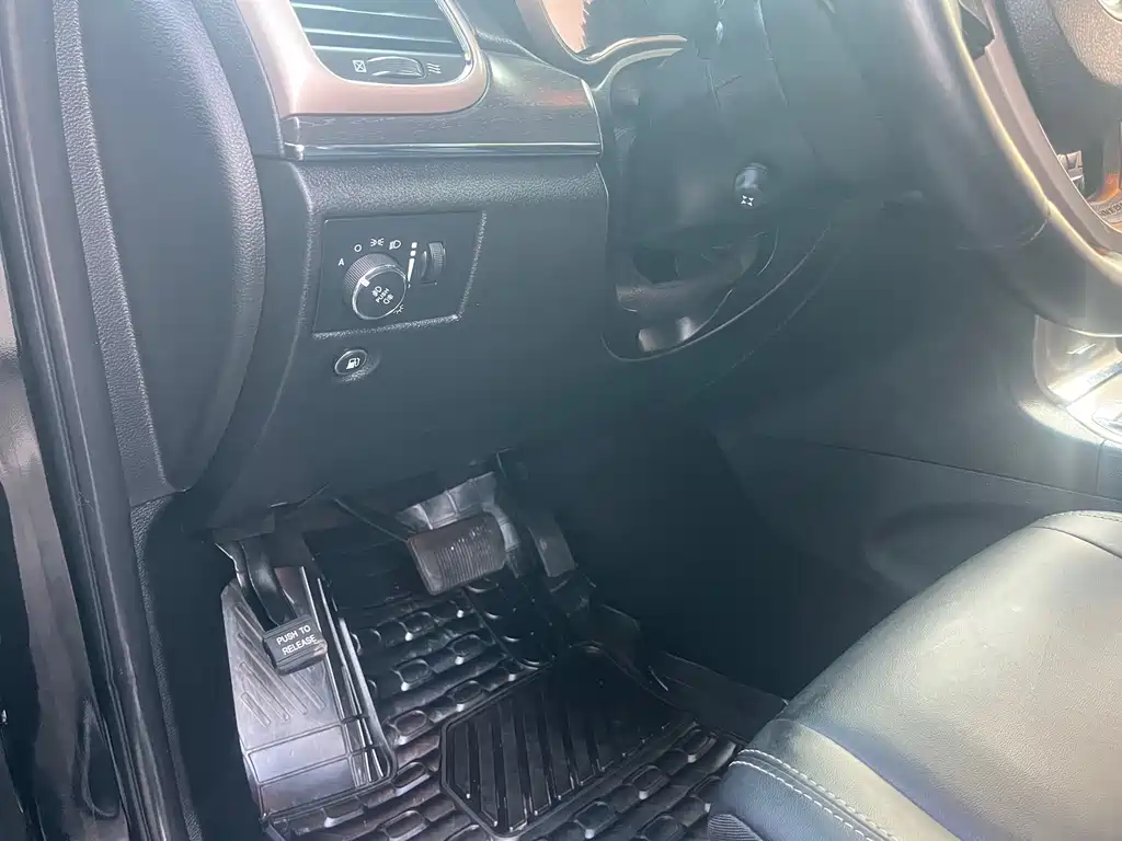 Jeep Grand Cherokee 2018 — фото 11