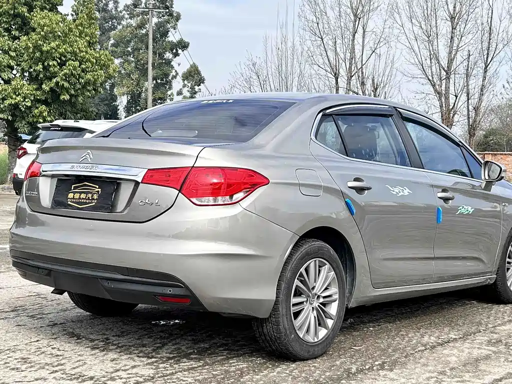 Citroën C4L 2016 — фото 10