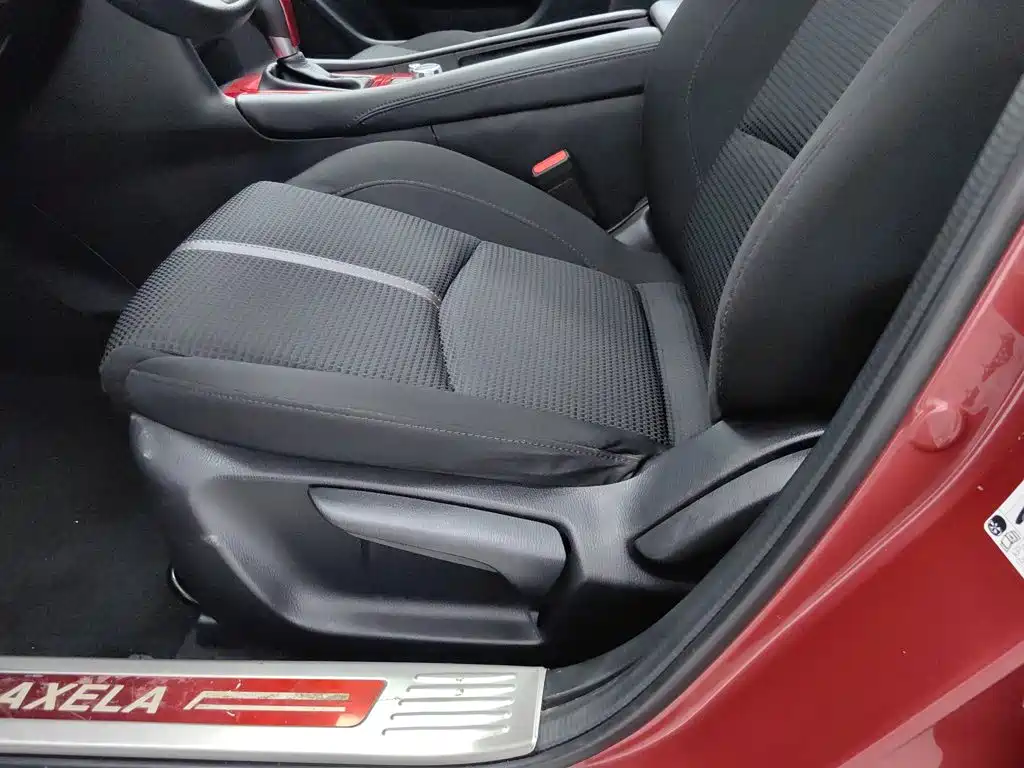 Mazda 3 Axela 2019 — фото 20