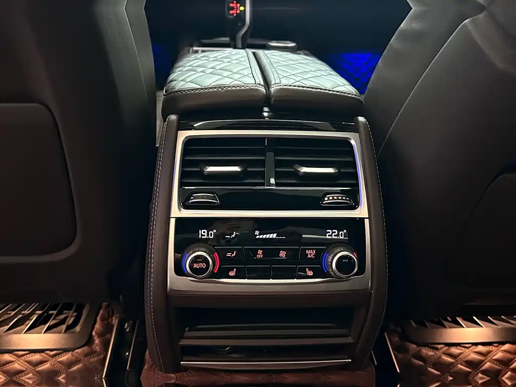 BMW 7 Series 2022 — фото 10