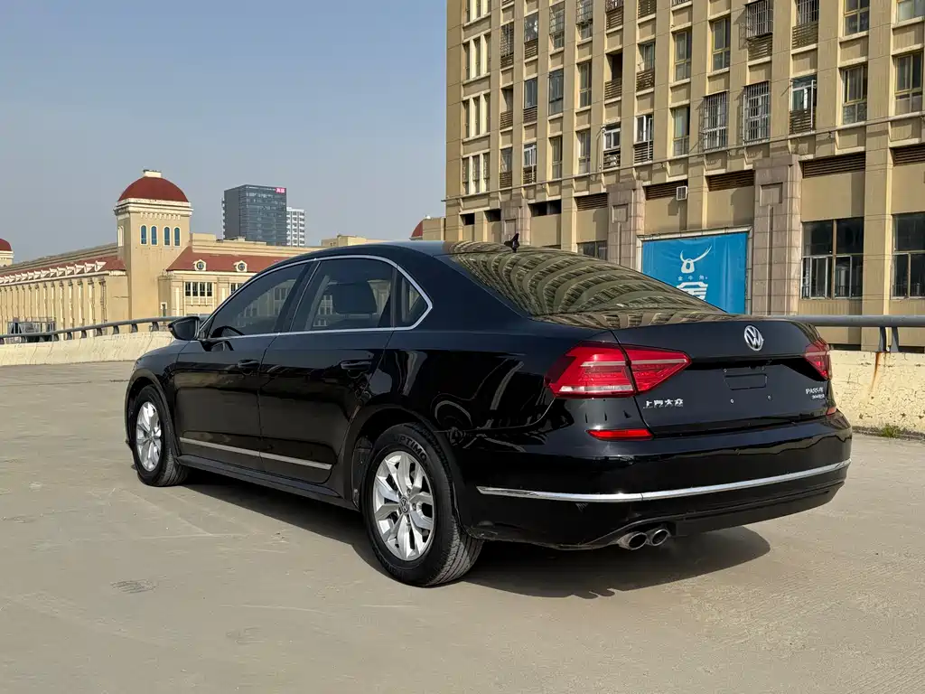 Volkswagen Passat 2018 — фото 14