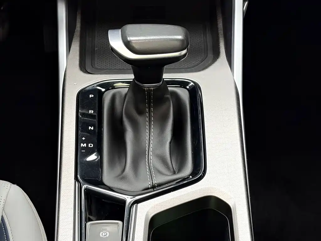 Geely Emgrand 2022 — фото 20